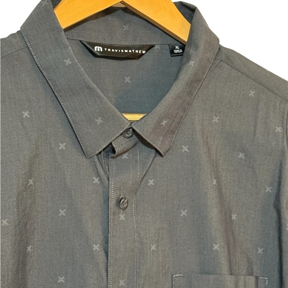 Travis Mathew Men's XL Grey Short Sleeve Button Down Cotton Shirt - Picture 2 of 3